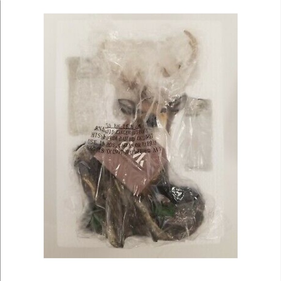 New In Box DWK Corp. Salt Lick Rustic Deer Resin & Glass Salt & Pepper Shakers - Picture 9 of 10